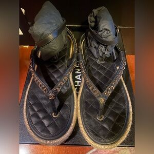 Chanel chain thong sandals Sz40